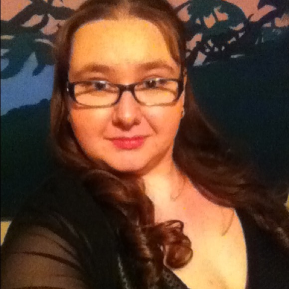 Meet your Posher, Kara - Picture 2 of 13